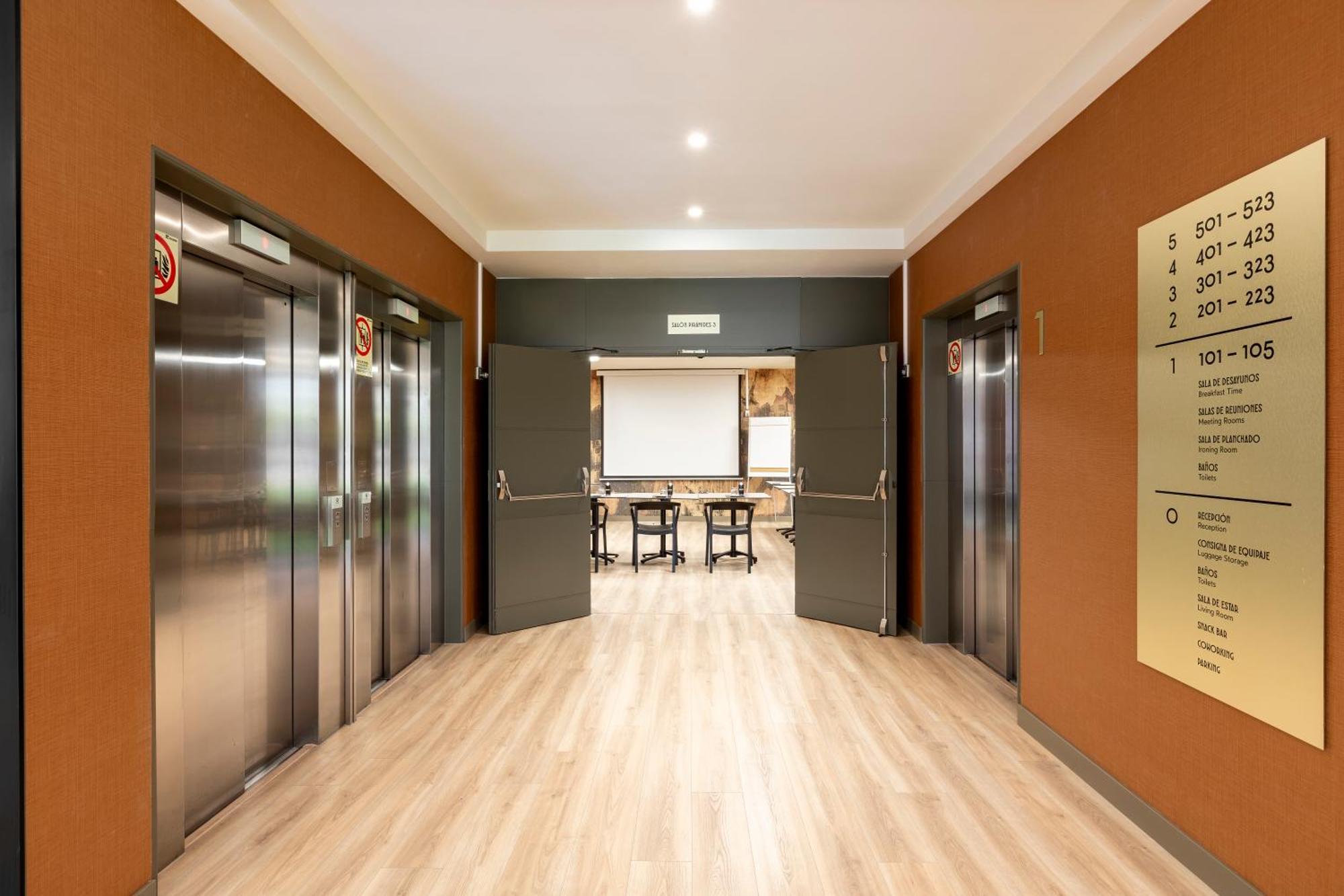 Rafaelhoteles Piramides Hotel Madri