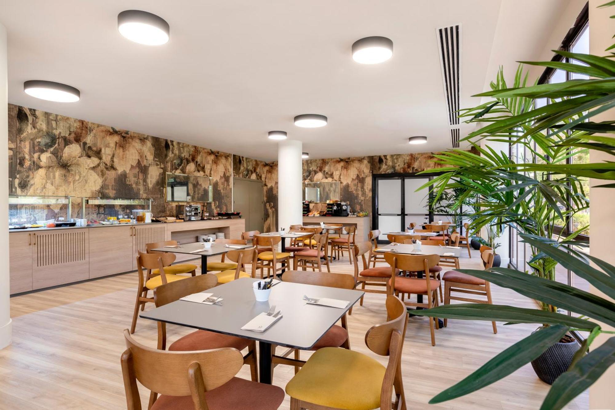 Rafaelhoteles Piramides 3* Madri